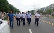 市政协主席会议视察特色小镇建设