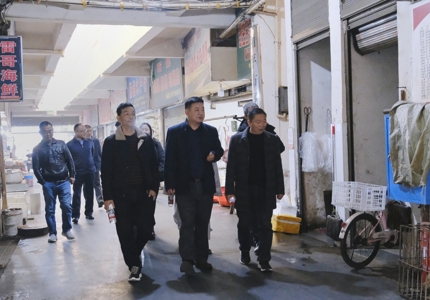 聚焦农贸市场改造 共话民生福祉提质——法制民宗工作组开展第四季度小组活动