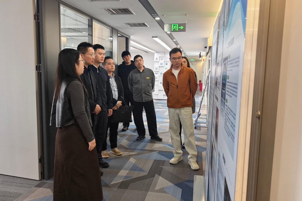 谭文斌赴京开展驻点招商干部送任及工作对接